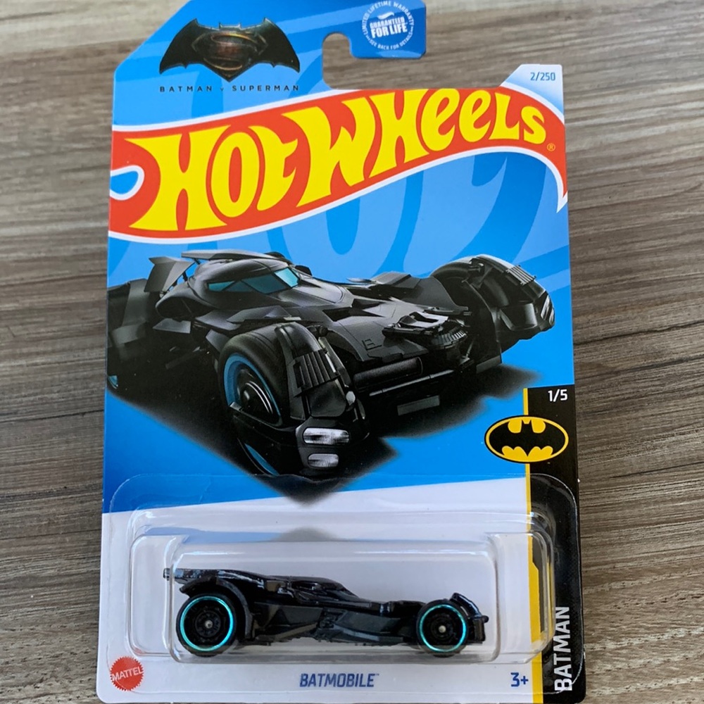 Hot Wheels Car Batman v Superman Black Batmobile Car 1/5 DC Comics Hotwheels